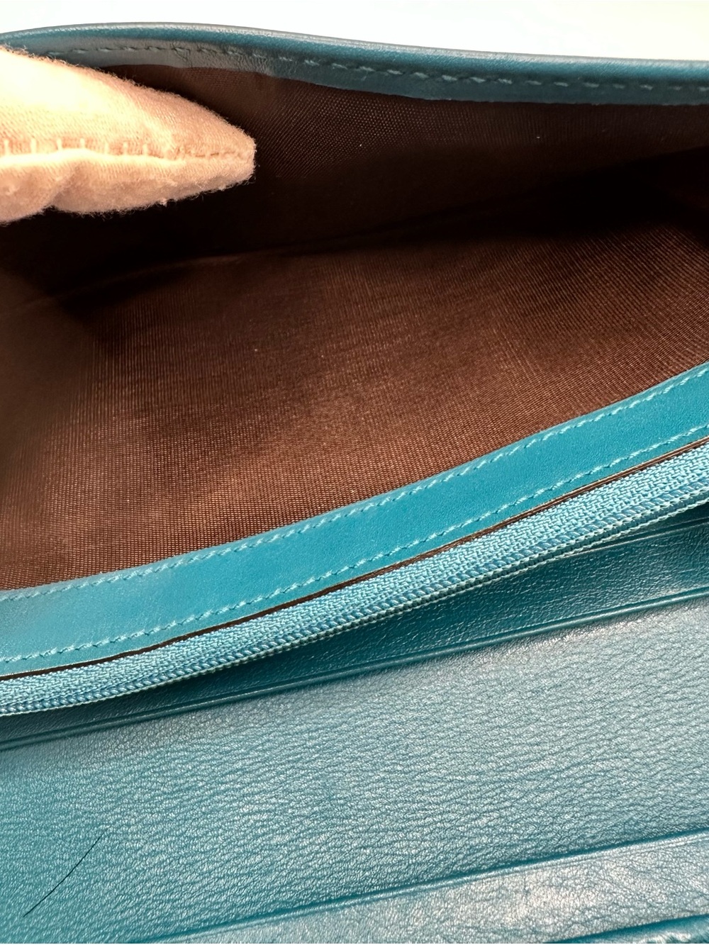 Gucci Teal/Turquoise Embossed GG Continental Wallet - Picture 6 of 13